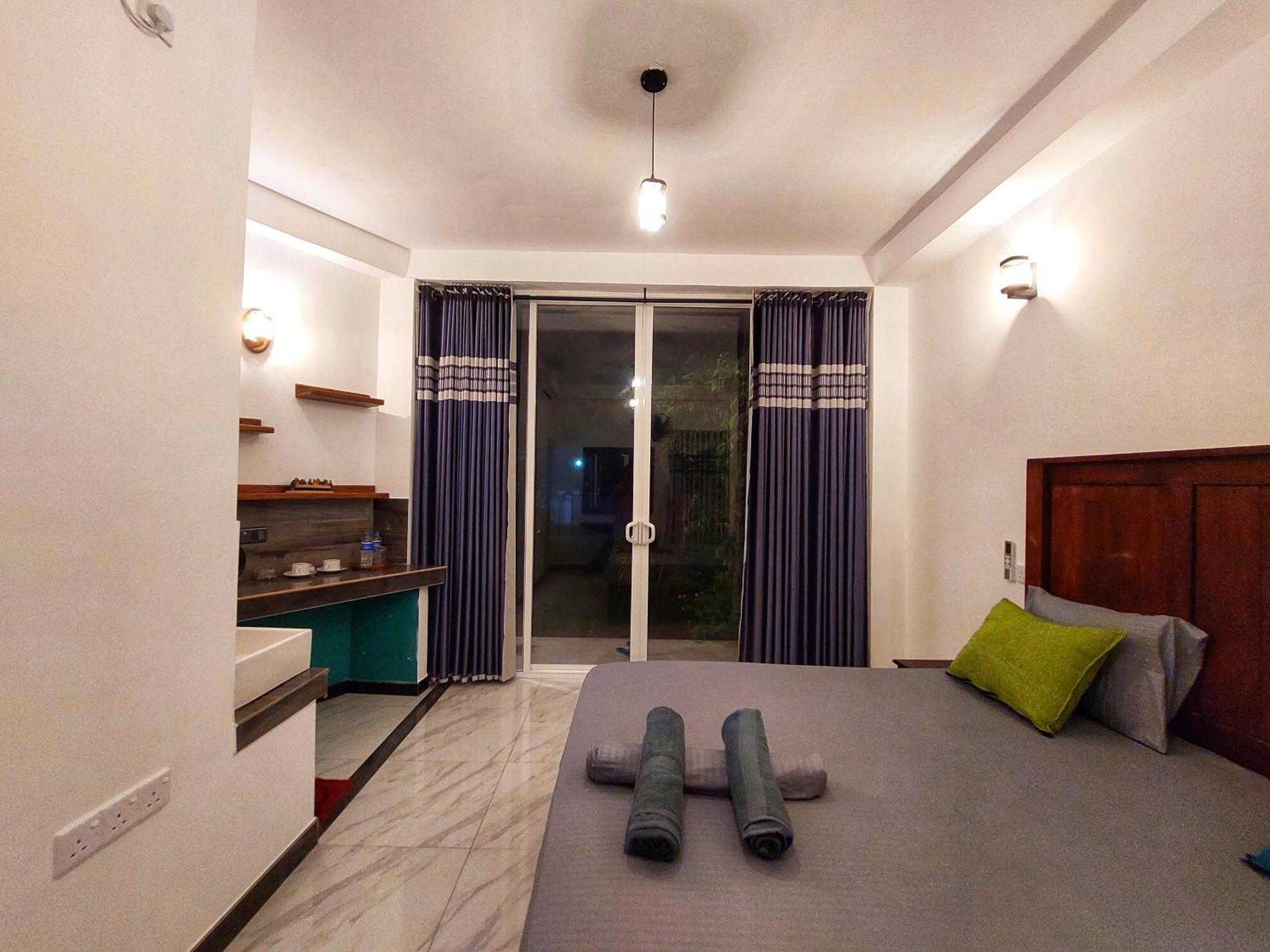 Chen Villa - Near Airport Negombo Eksteriør billede