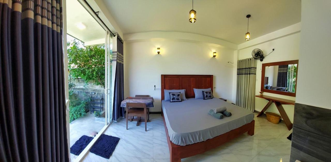 Chen Villa - Near Airport Negombo Eksteriør billede