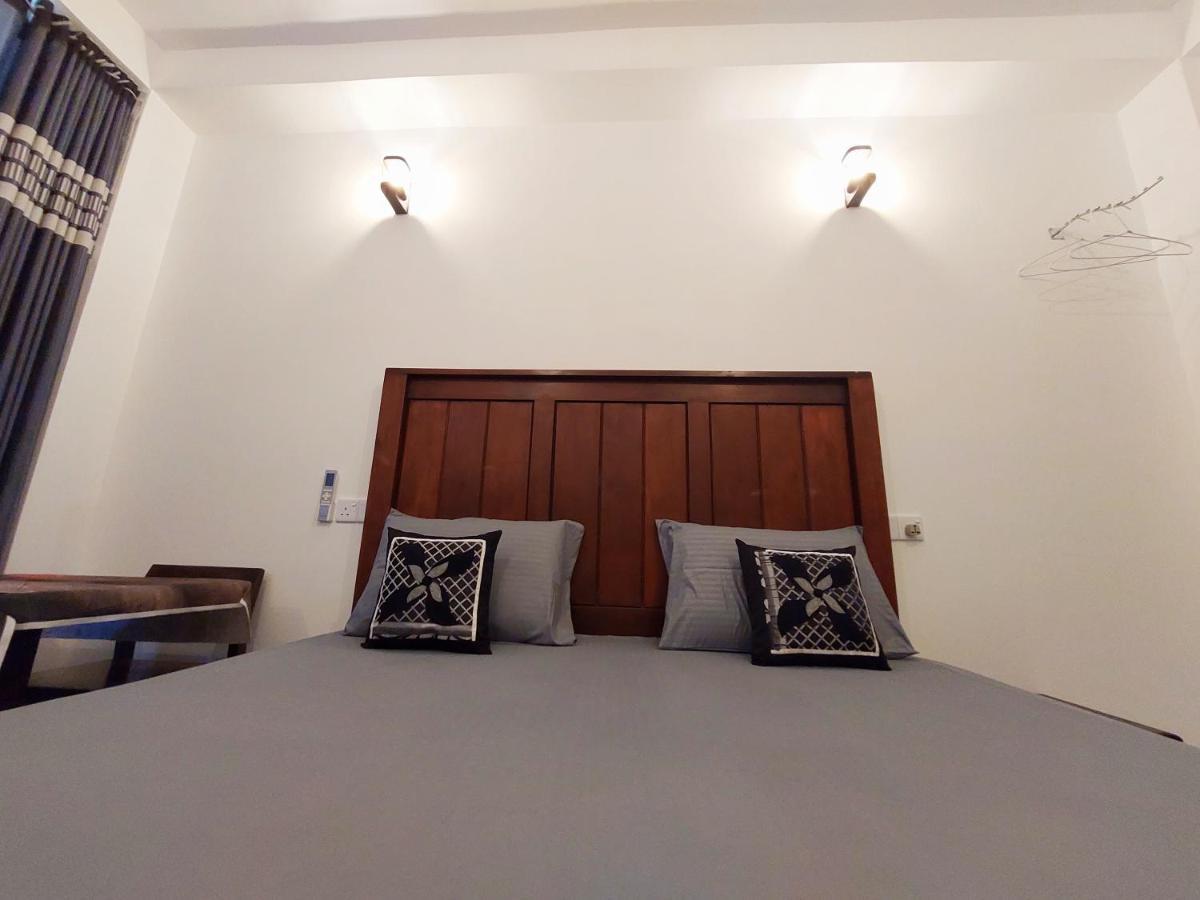 Chen Villa - Near Airport Negombo Eksteriør billede