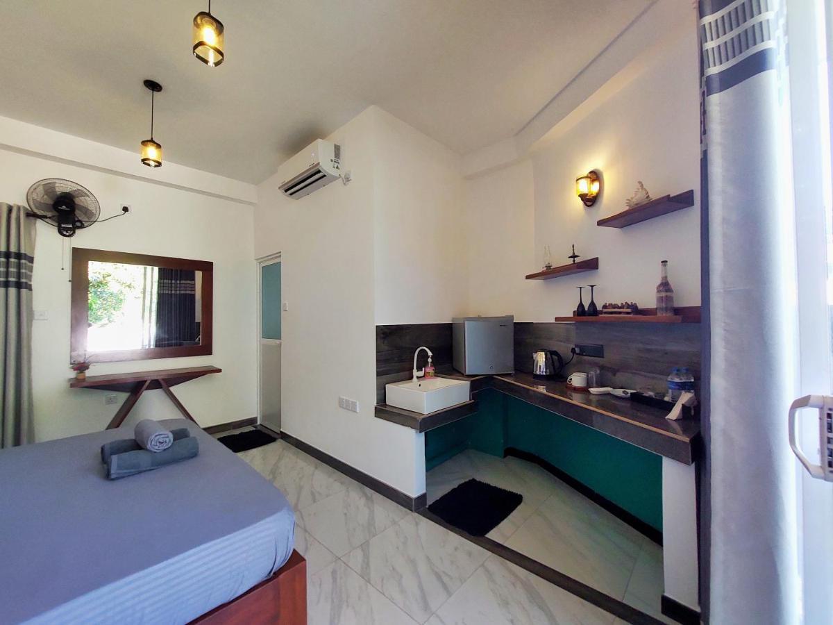 Chen Villa - Near Airport Negombo Eksteriør billede