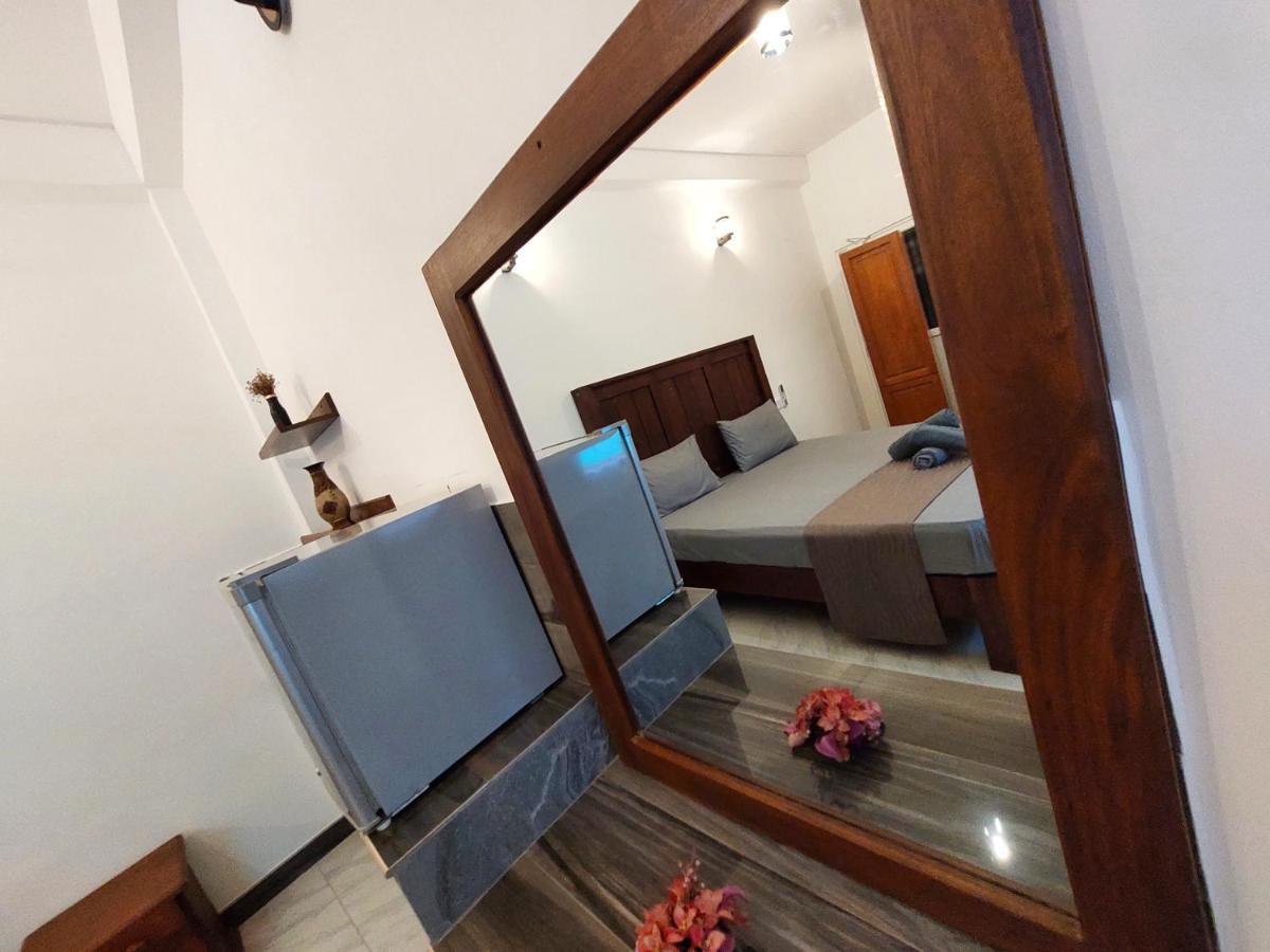 Chen Villa - Near Airport Negombo Eksteriør billede