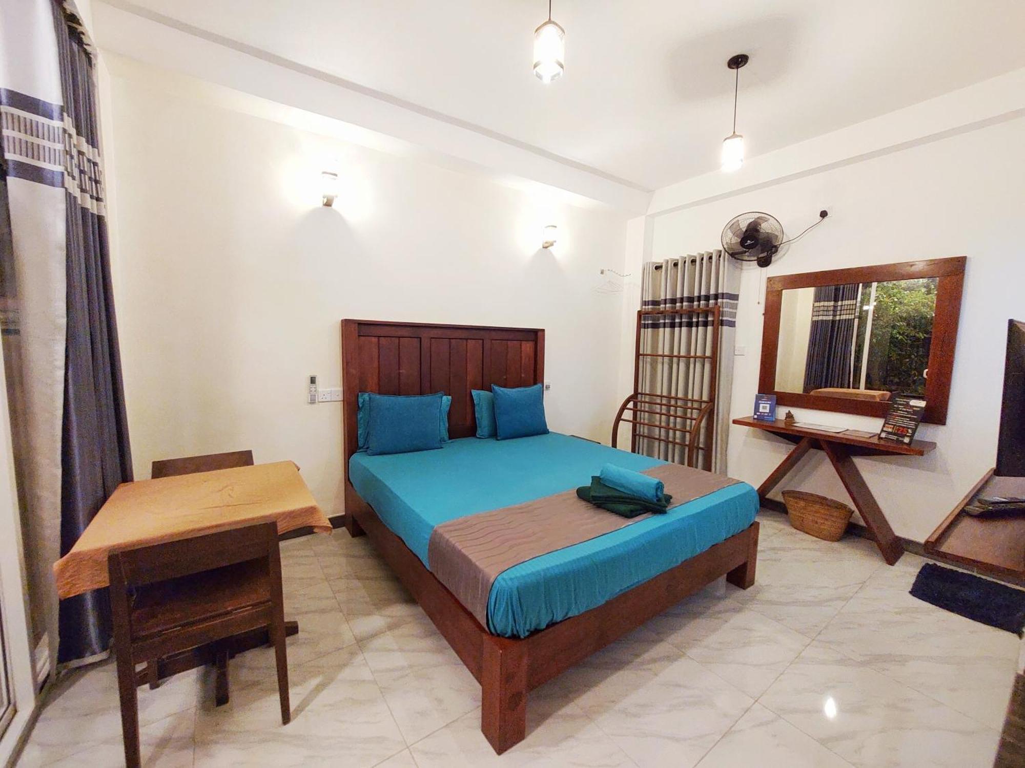 Chen Villa - Near Airport Negombo Eksteriør billede