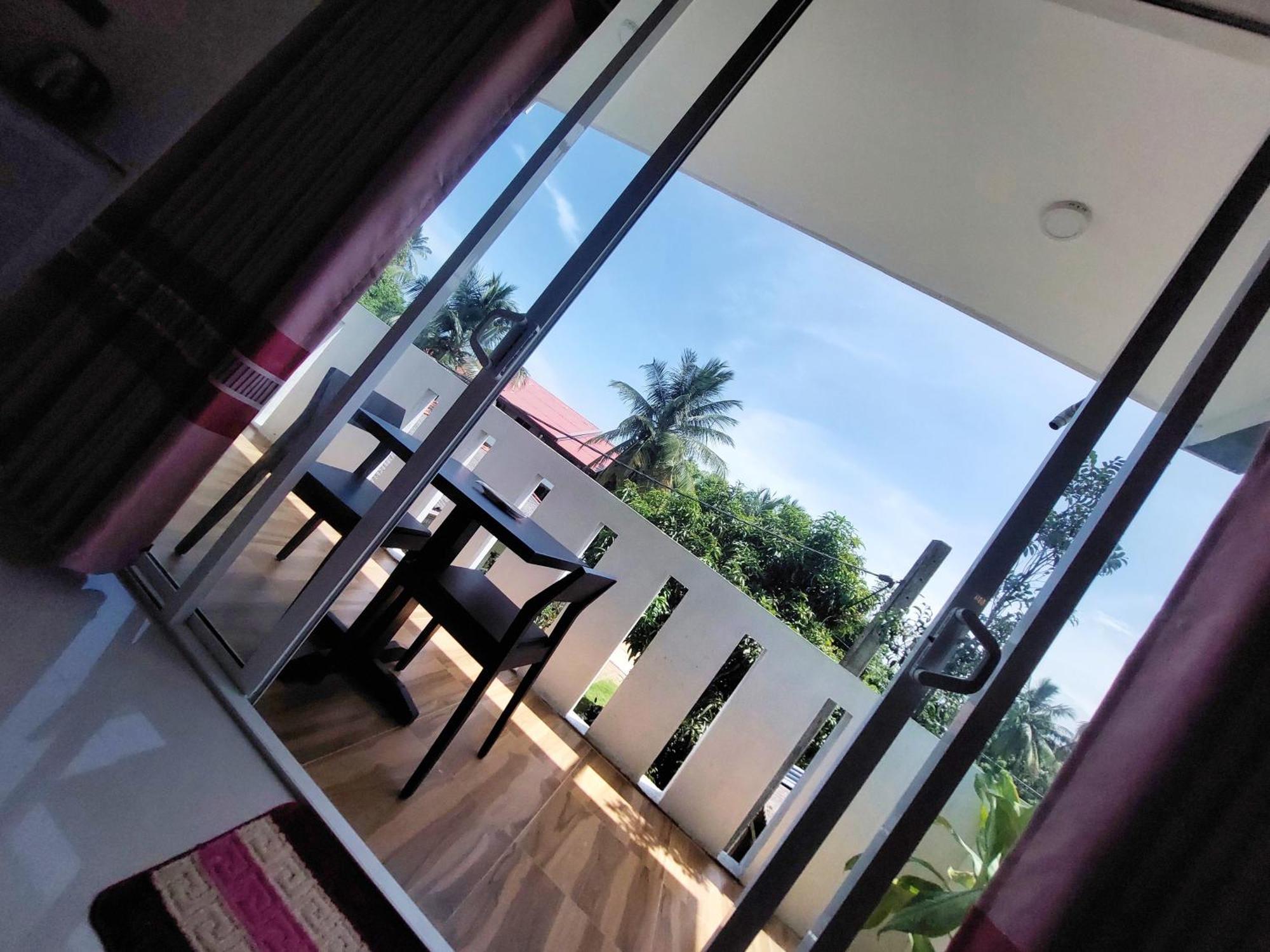 Chen Villa - Near Airport Negombo Eksteriør billede