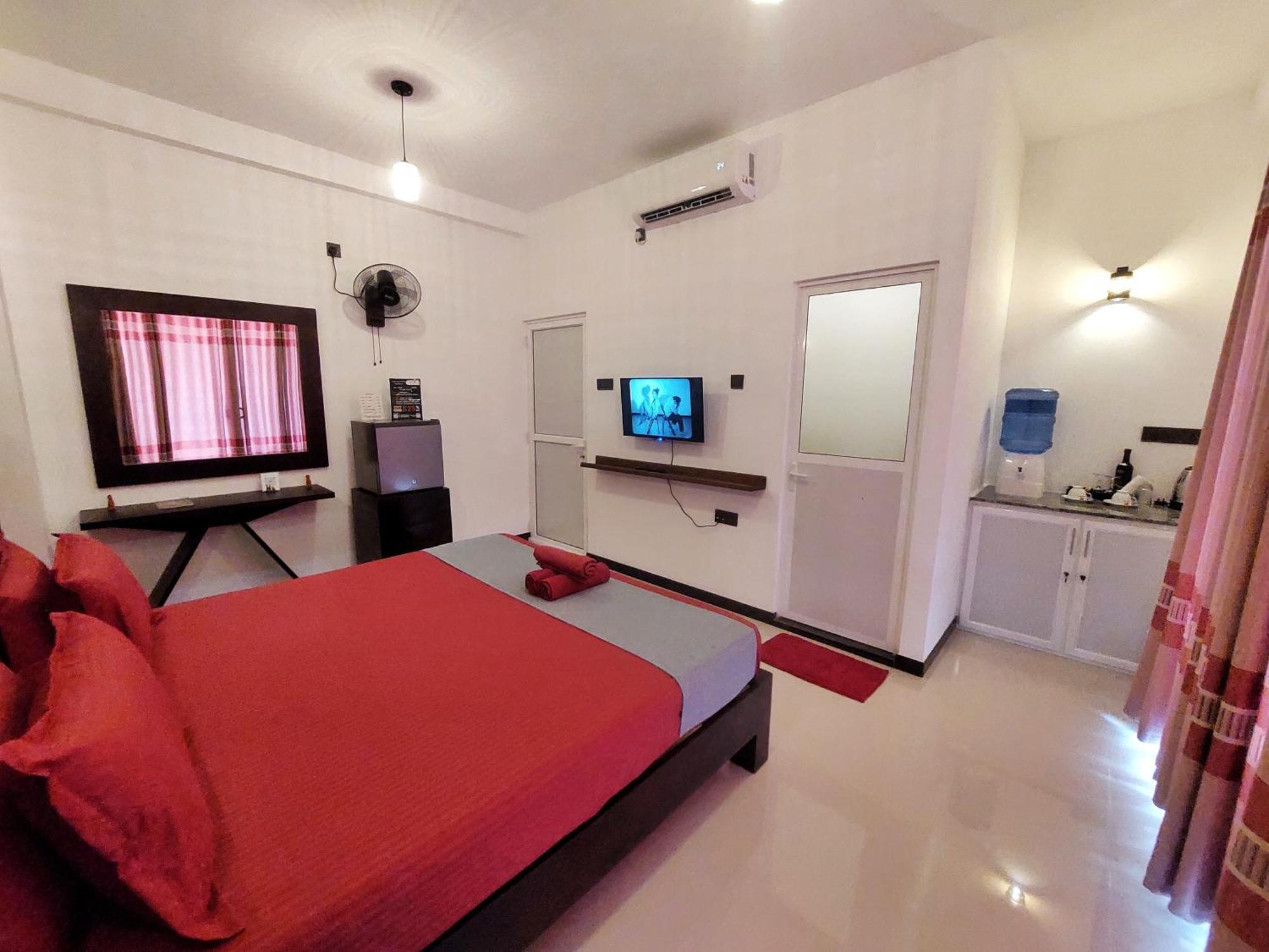Chen Villa - Near Airport Negombo Eksteriør billede