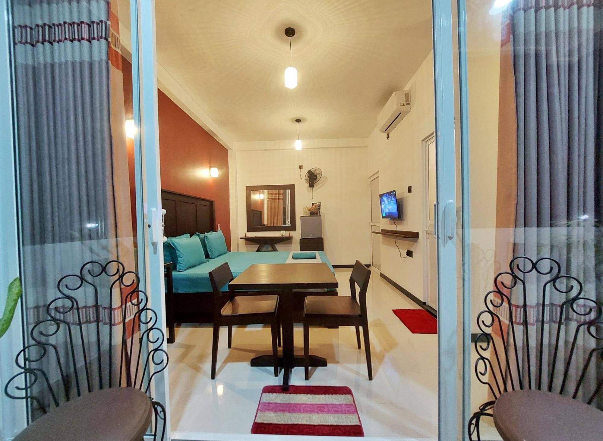 Chen Villa - Near Airport Negombo Eksteriør billede
