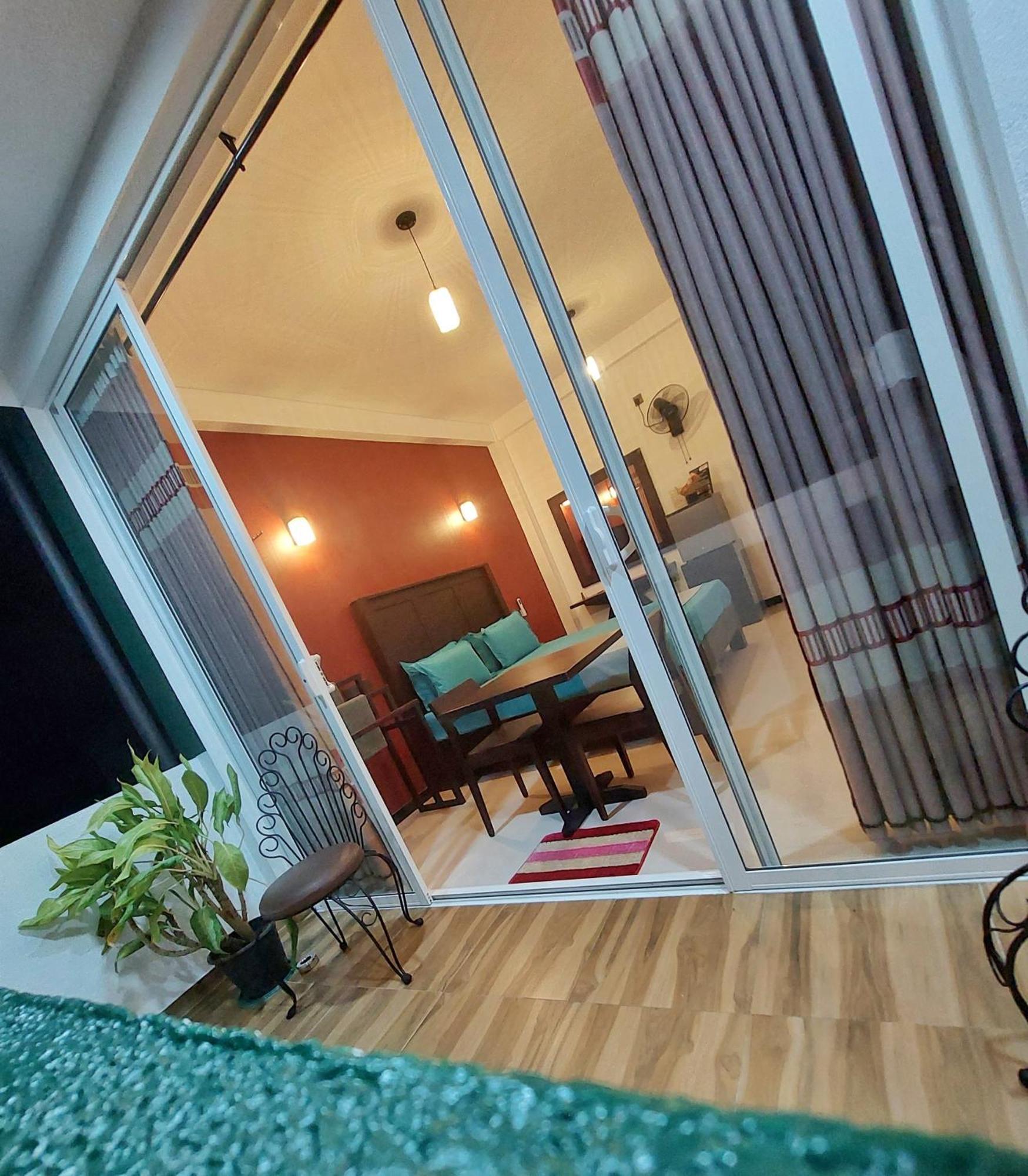 Chen Villa - Near Airport Negombo Eksteriør billede